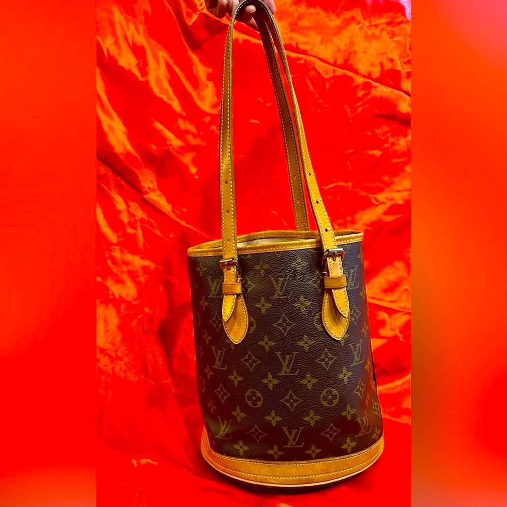 WOW POSHMARK - Authentic Louis Vuitton Bucket Bag - Picture 12 of 16